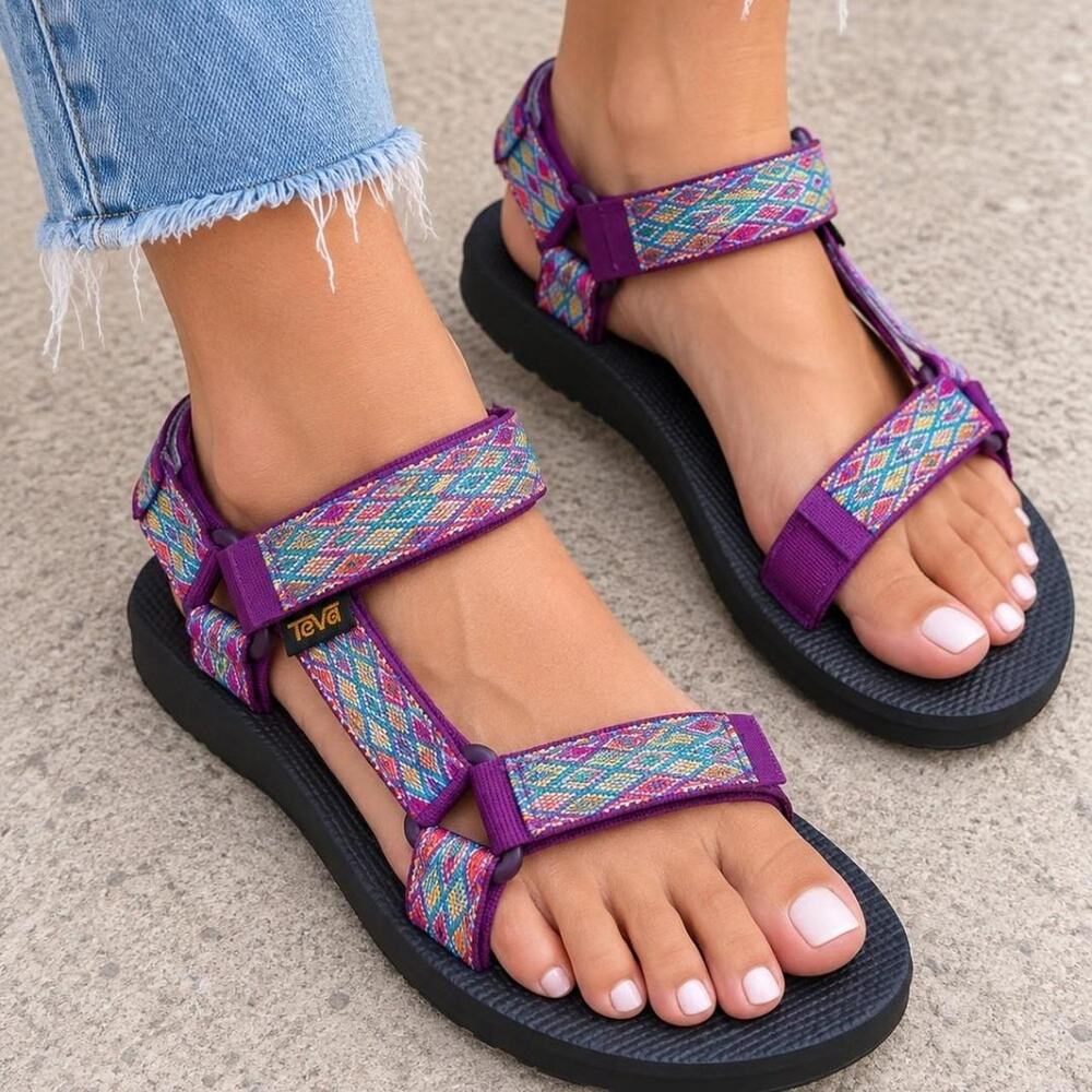 Teva Hurricane XLT2 Purple Geometric Sandals – Size 6